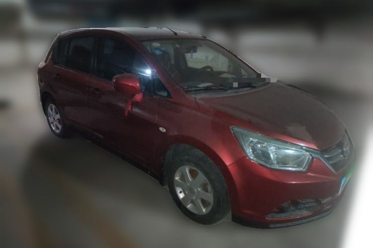 Used Venucia R50 2015 1.6L Manual Fashion Edition Front Right 45 Deg