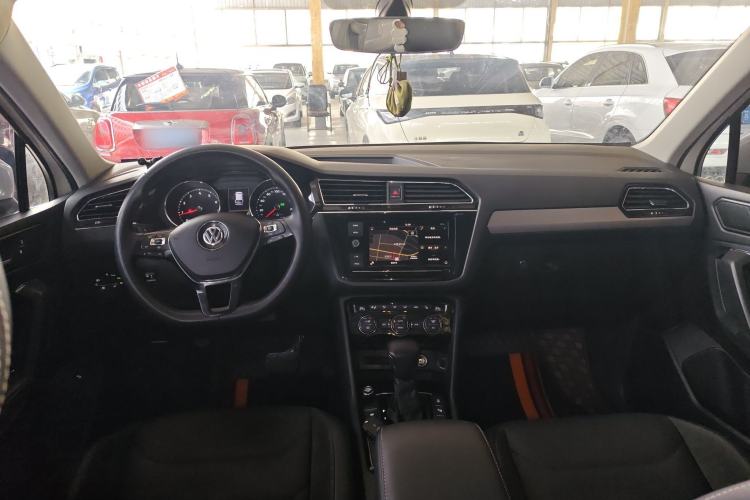 Used Volkswagen Tiguan L 2019 330TSI Automatic Two-Wheel Drive Smart Luxury Version China VI Standard
