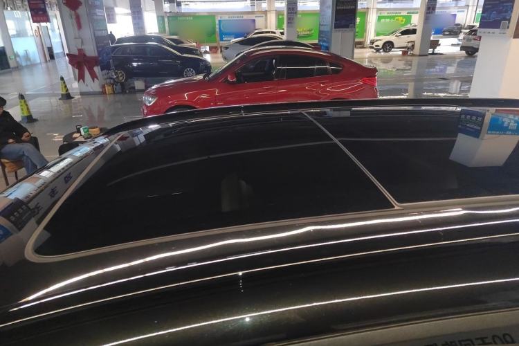 Used Lynk & Co 09 2021 2.0T Halo Six-Seater
