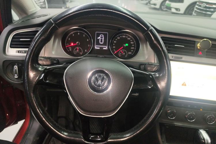 Used Volkswagen Golf 2015 1.4TSI Automatic Comfort Model
