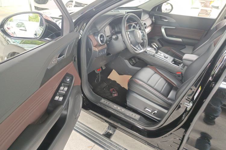 Used Wey VV5 2021 1.5T Two-Wheel Drive Color Pioneer
