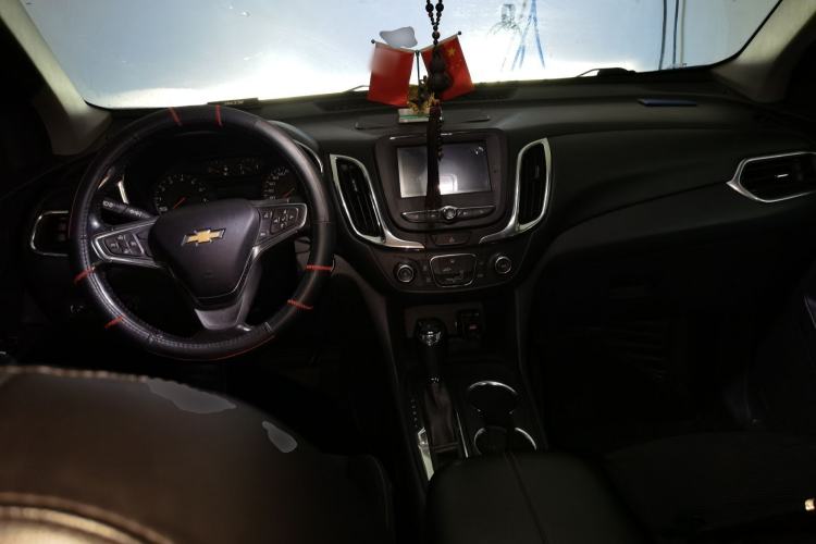 Used Chevrolet Equinox 2018 535T Automatic Chijie Edition Center Console