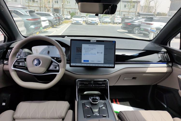 Used BYD Tang New Energy 2025 Intelligent Driving Version DM-i 115KM Flagship Edition Center Console