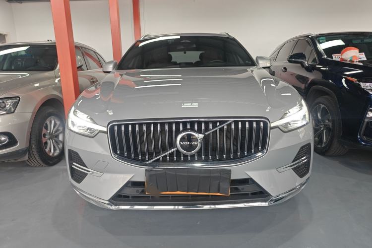 Used Volvo XC60 2023 B5 4x4 Smart Luxury Edition Front