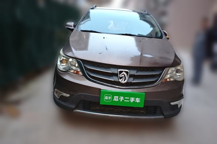 Used Baojun 730 2014 1.5L manual Comfort version 7 seats
