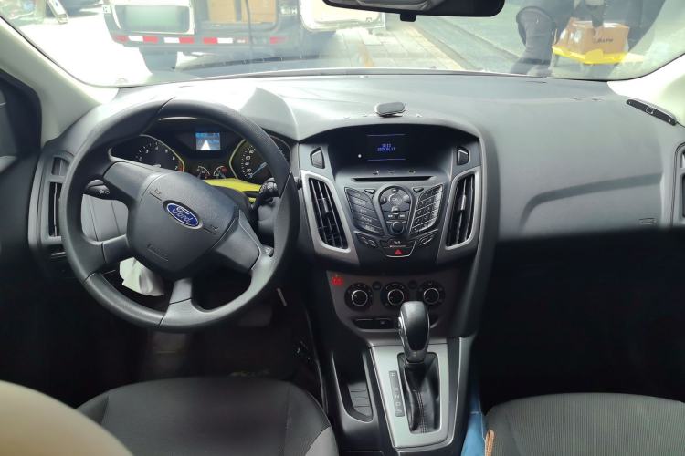 Used Ford Focus 2012 Hatchback 1.6L Automatic Comfort Model Center Console