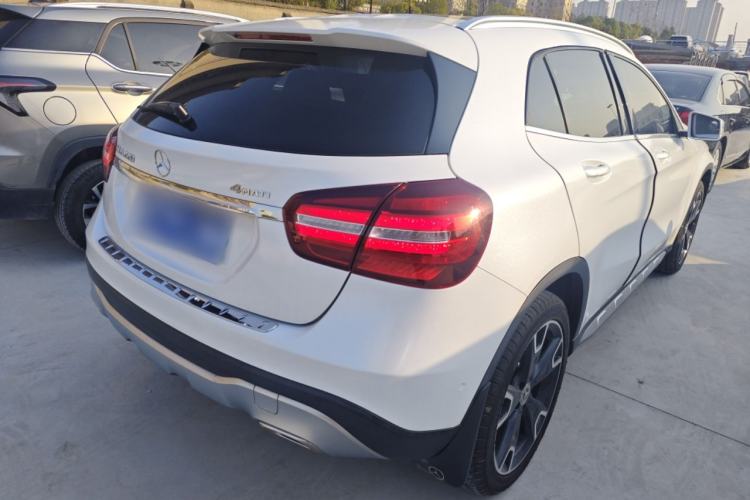 Used Mercedes-Benz GLA 2017 GLA 220 4MATIC Fashion Model
