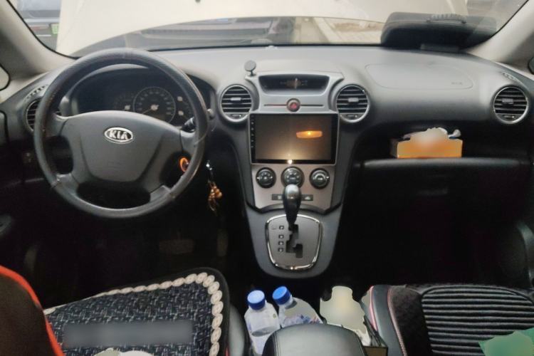 Used Kia Carens 2011 2.0L 7-Seater Automatic Standard Edition
