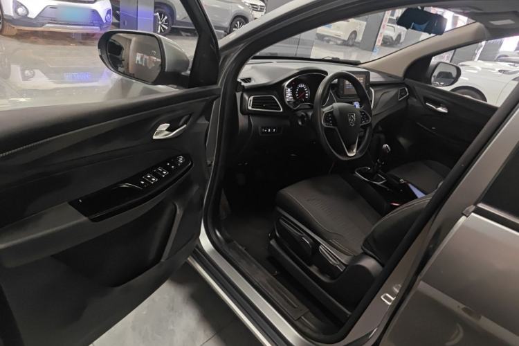 Used Baojun 730 2021 1.5L Manual Fashion Version 7 Seats
