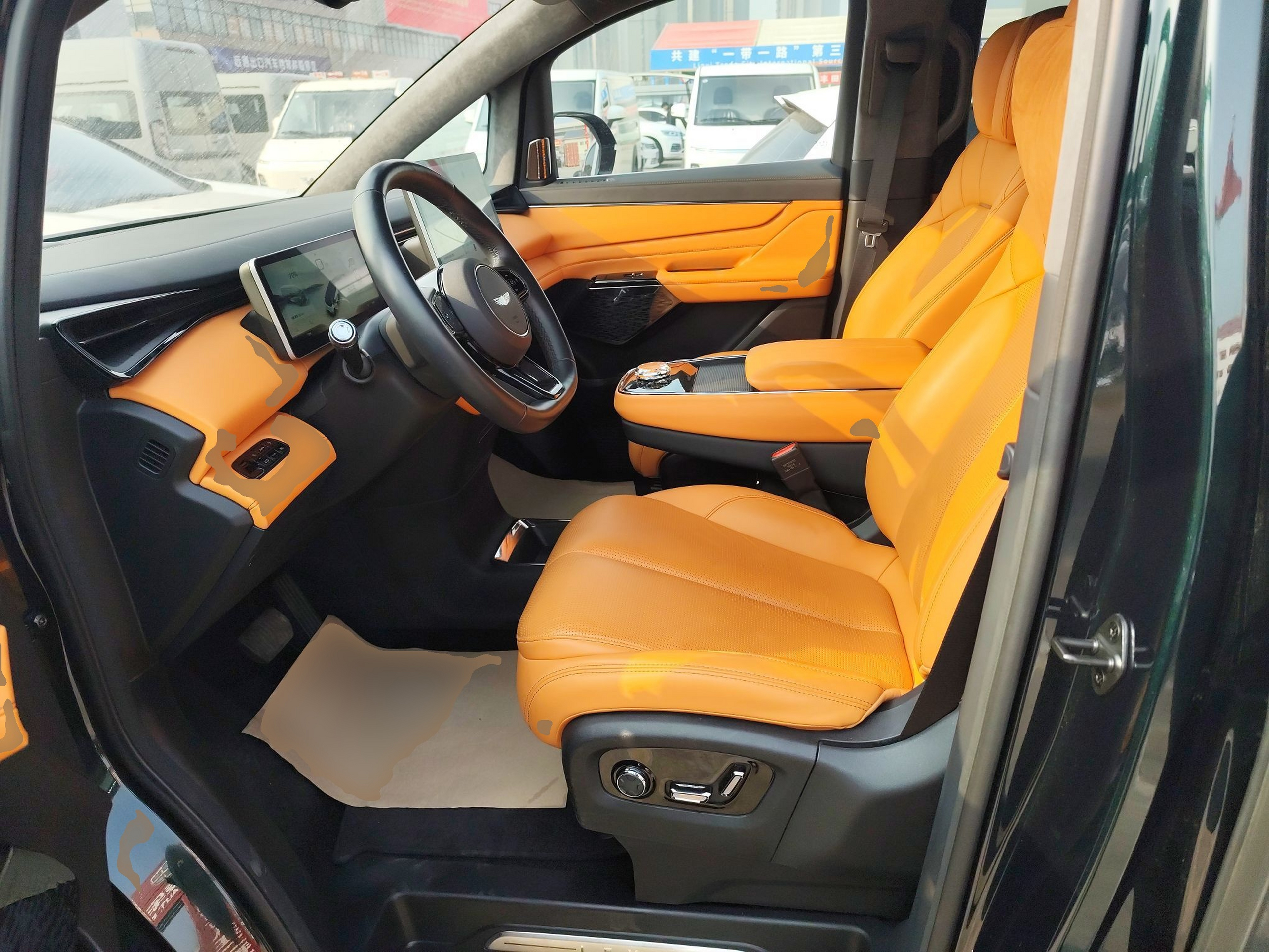 Переднее сиденье в автомобиле