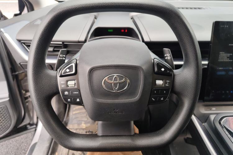 Used Toyota bZ3 2023 517 km Elite PRO Steering Wheel