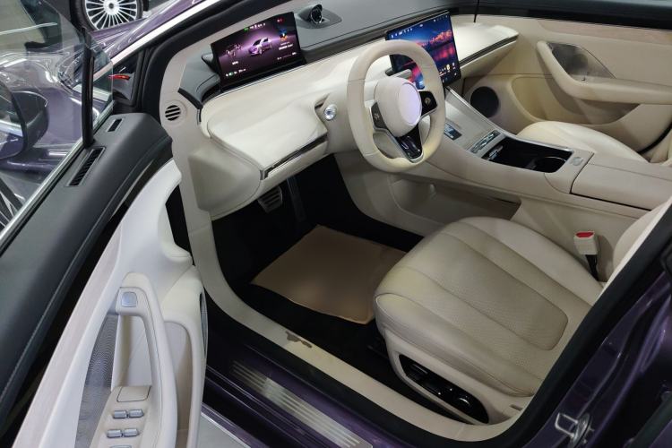 Used Hima Luxeed S7 2025 785 km Ultra