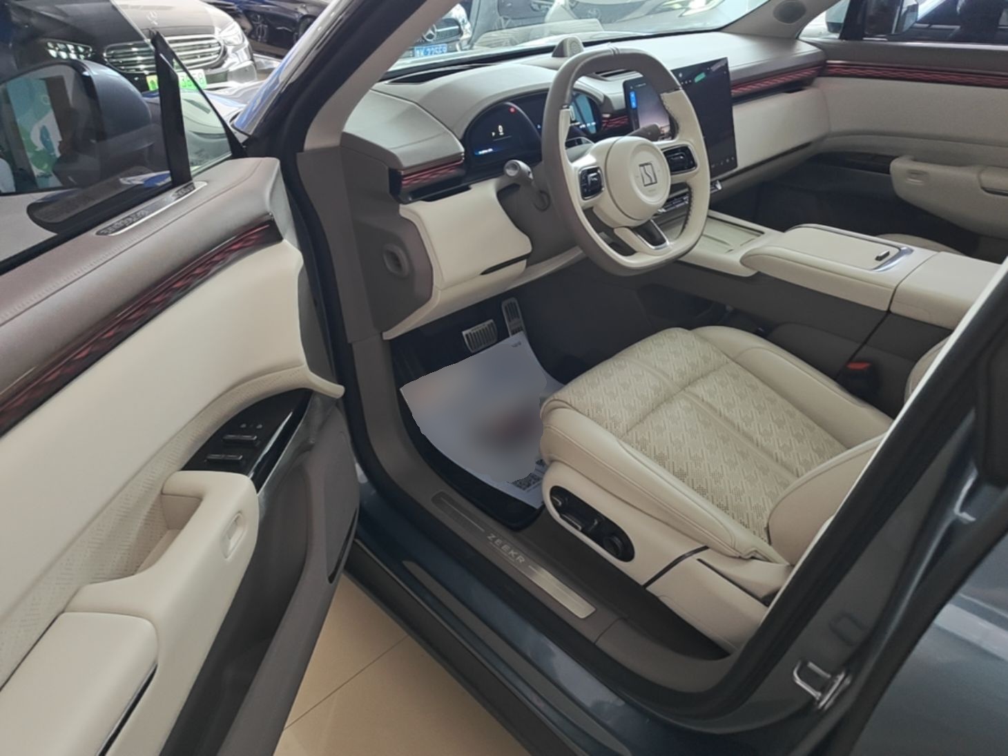 Zeekr 7X 2025 100 kWh Long-Range Rear-Wheel Drive with Intelligent Driving Features — снимка 18