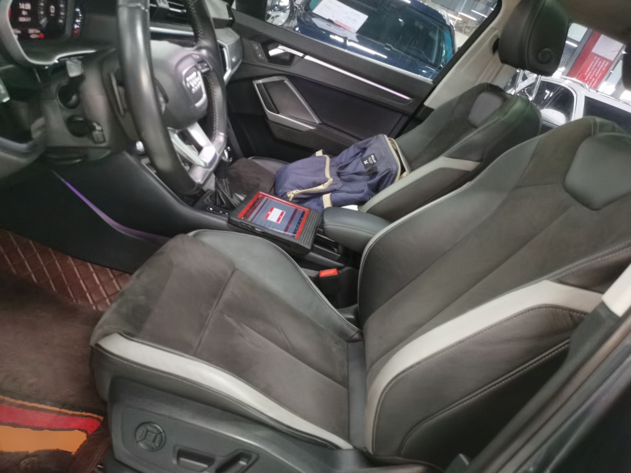 Переднее сиденье в автомобиле