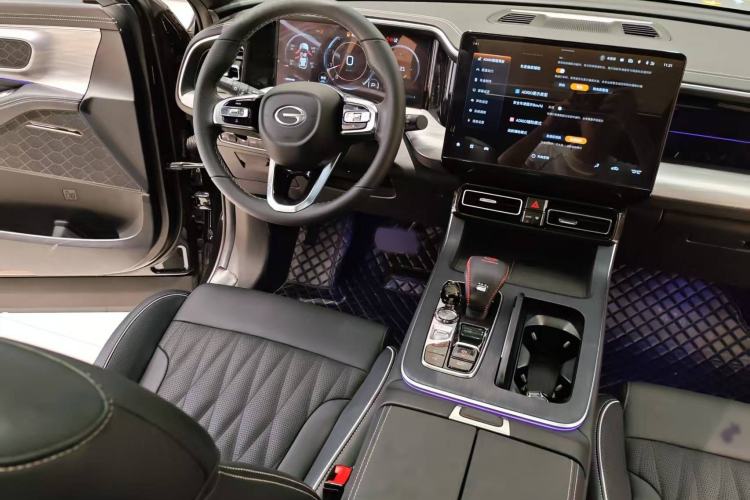 Used GAC Trumpchi GS8 2022 Linghang Series 2.0 TGDI Two-Wheel-Drive Luxury Smart Connectivity Version (7 Seats) Audio And AC Panel