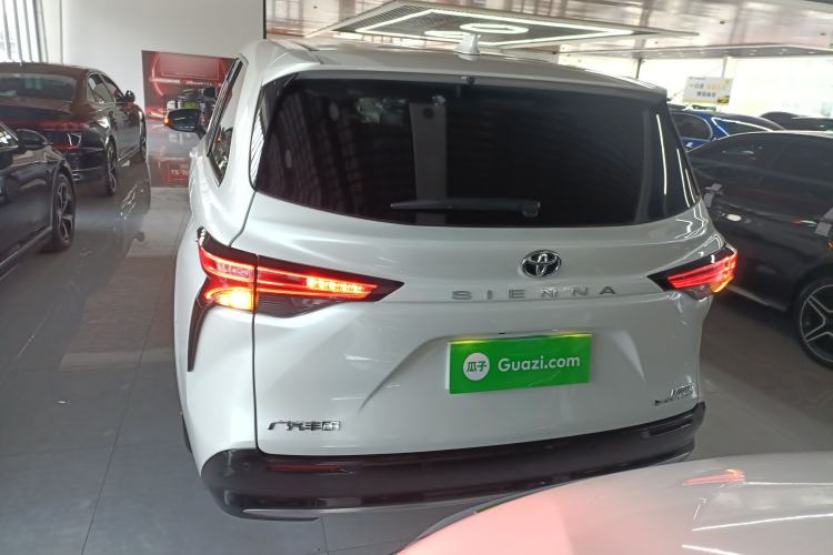 Used Toyota Sienna 2024 2.5L Hybrid Four-Wheel Drive Prestige Edition
