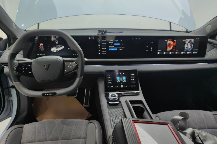 Used VOYAH PASSION 2023 Four-Wheel Drive Flagship Edition Center Console