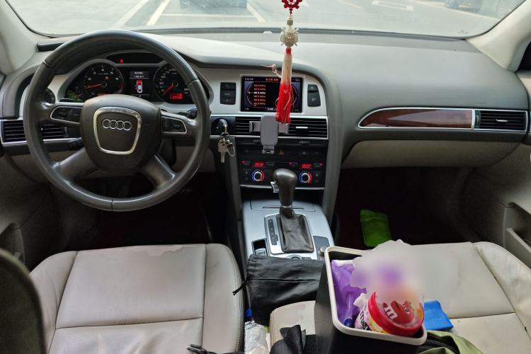 Used Audi A6L 2011 2.0 TFSI Automatic Standard Edition Center Console