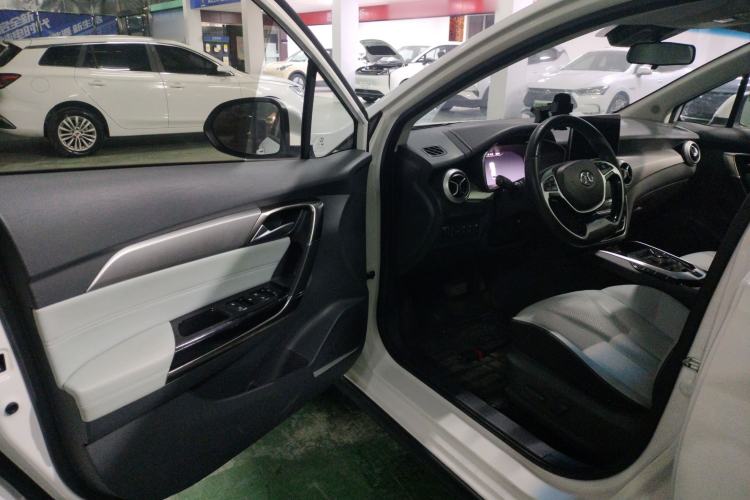 Used BAIC Beijing EU5 2018 R550 Smart Trend Edition
