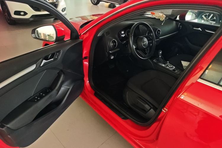 Used Audi A3 2019 Sportback 35 TFSI Ambition China VI Driver Seat