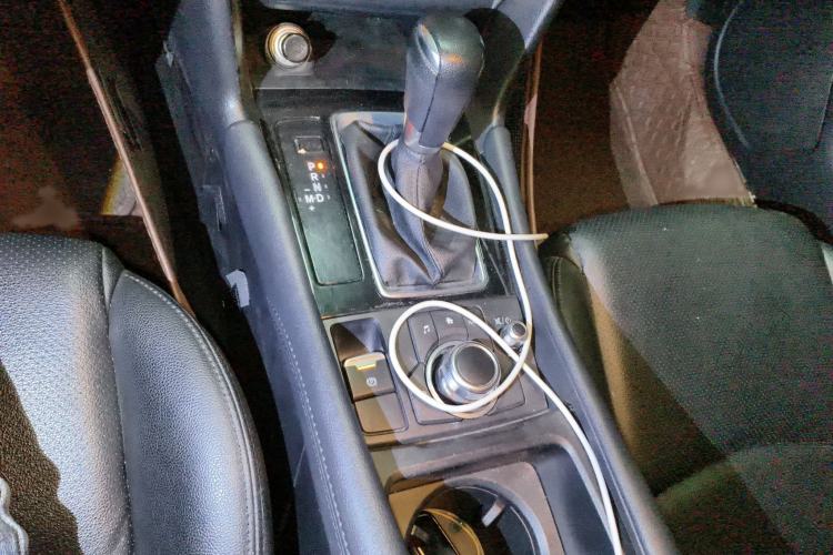 Used Mazda 3 Axela 2017 Sedan 1.5L Automatic Luxury Model China VI Standard Gear Lever