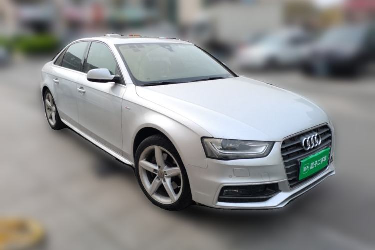 Used Audi A4L 2013 40 TFSI quattro Sport version Front Right 45 Deg