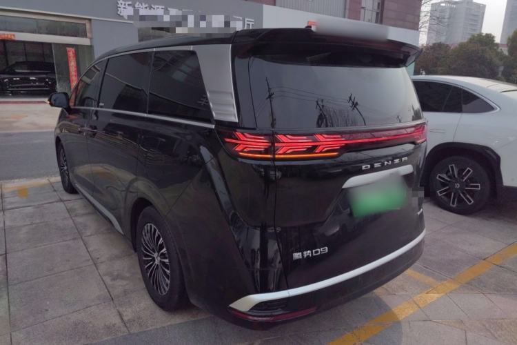 Used Denza D9 2024 DM-i 980 Four-Wheel Drive Prestige Model
