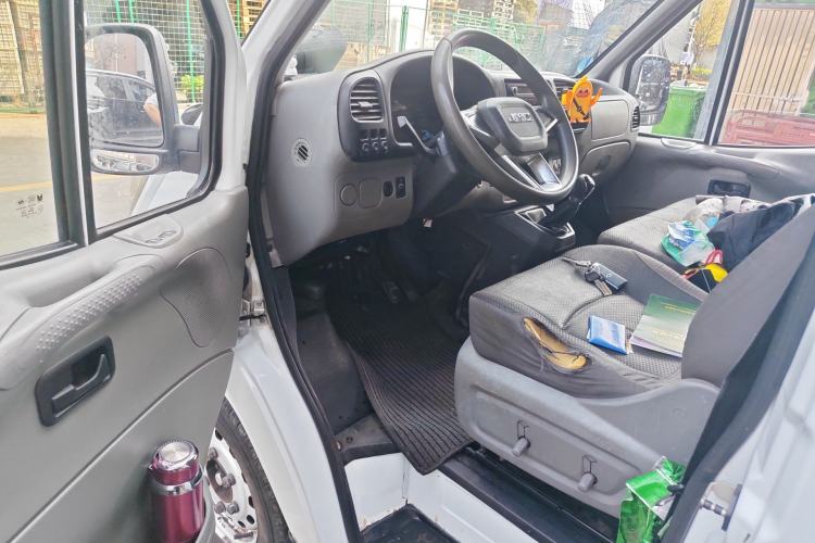 Used JMC Transit 2017 2.8T Commercial Version Short Wheelbase Mid-Roof 3-Seater JX493