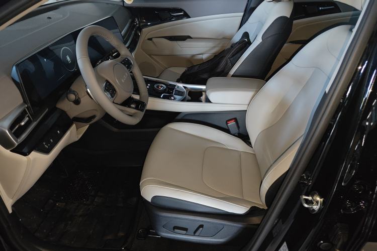 Used Kia Sportage (Chinese Domestic Model) 2025 1.5T Two-Wheel Drive Prestige Smart Enjoyment Version