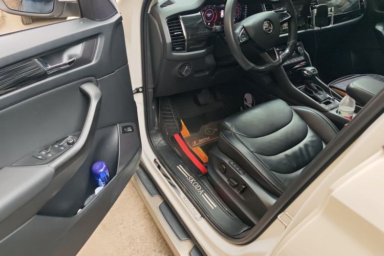 Used Skoda Kodiaq 2019 Facelifted TSI330 7-Seater Two-Wheel-Drive Luxury Enjoyment Edition China VI Standard Driver Seat