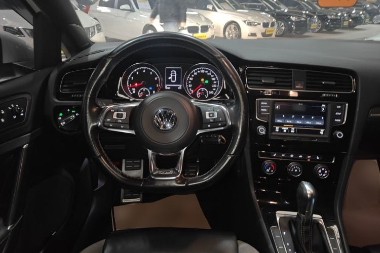 Used Volkswagen Golf 2017 280TSI Automatic R-Line Million-Vehicle Commemorative Edition