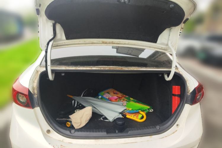 Used Mazda 3 Axela 2014 Sedan 1.5L Automatic Luxury Model Trunk