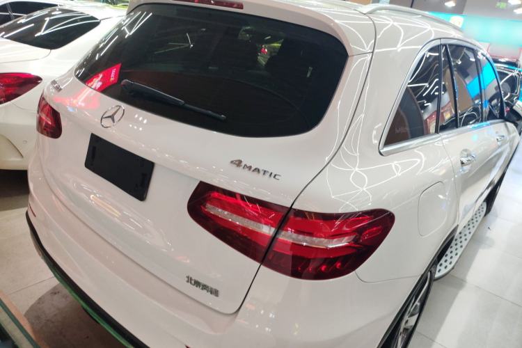 Used Mercedes-Benz GLC 2017 GLC 260 4MATIC Luxury Model Rear Right 45 Deg