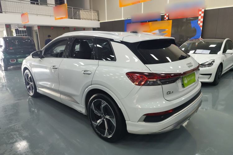 Used Audi Q4 e-tron 2022 50 e-tron quattro Visionary Edition Rear Left 45 Deg