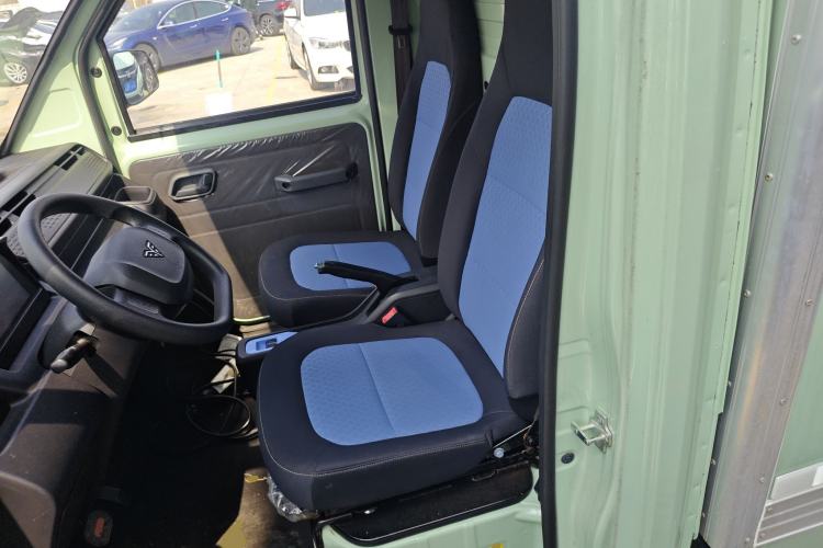 Used REACH MINI Truck 2023 140km Long Wheelbase Van Ambition Version Left Rear Seat