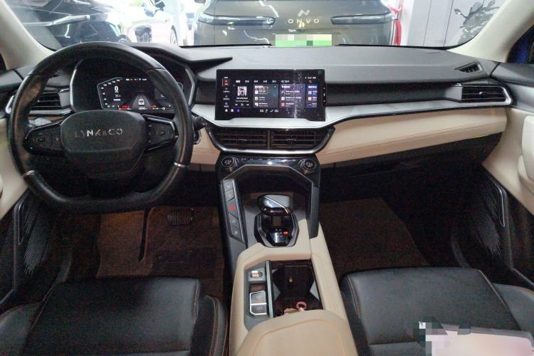 Used Lynk & Co 06 EM-P 2020 PHEV Plus Center Console