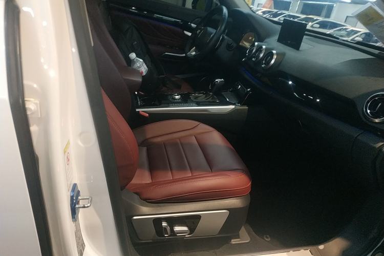 Used Wey VV7 2017 2.0T Flagship Model Right Front Seat