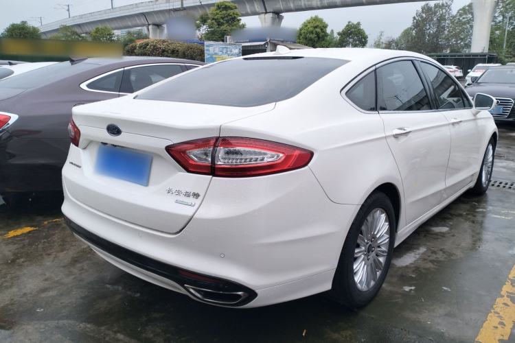 Used Ford Mondeo 2013 2.0L GTDi 200 Luxury Model Rear Right 45 Deg