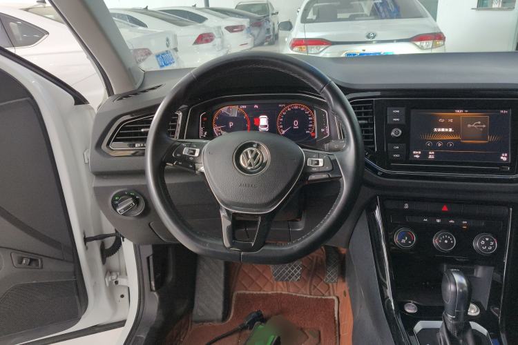 Used Volkswagen T-ROC 2019 280TSI DSG Two-Wheel Drive Comfort Version China VI Standard
