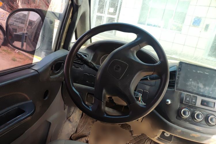 Used FORTHING Lingzhi 2014 M5 Q7 2.0L 7-seat Long-wheelbase Comfort Version
