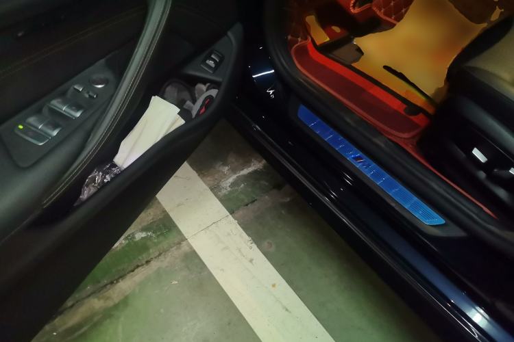 Used BMW 5 Series 2021 525i M Sport Package Interior 3