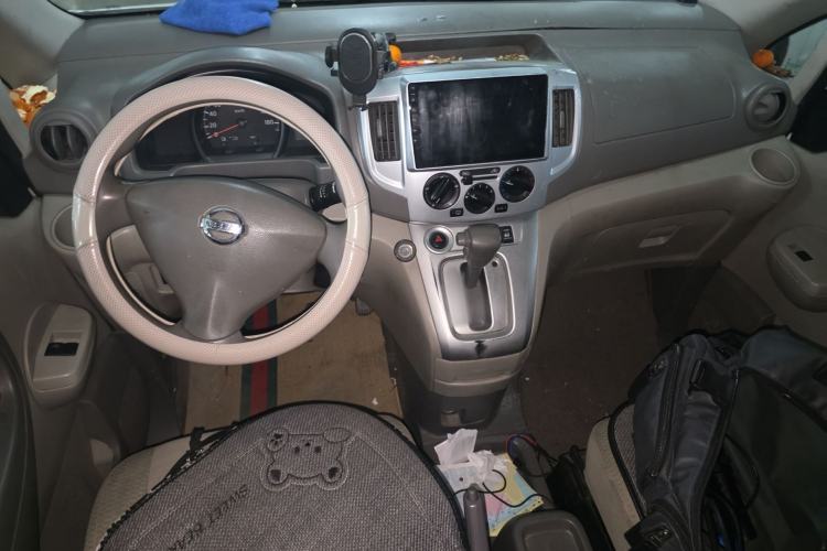 Used Nissan NV200 2016 Revised Version 1.6L CVT Luxury Edition Center Console