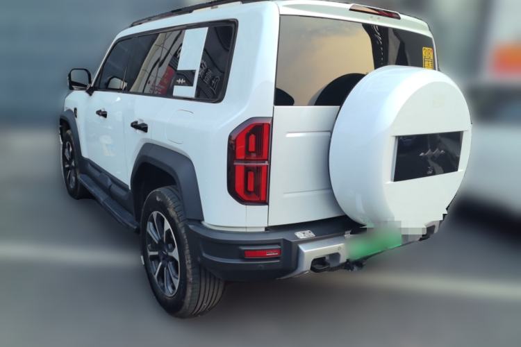 Used Formula Leopard 5 2023 Navigator Edition Rear Left 45 Deg