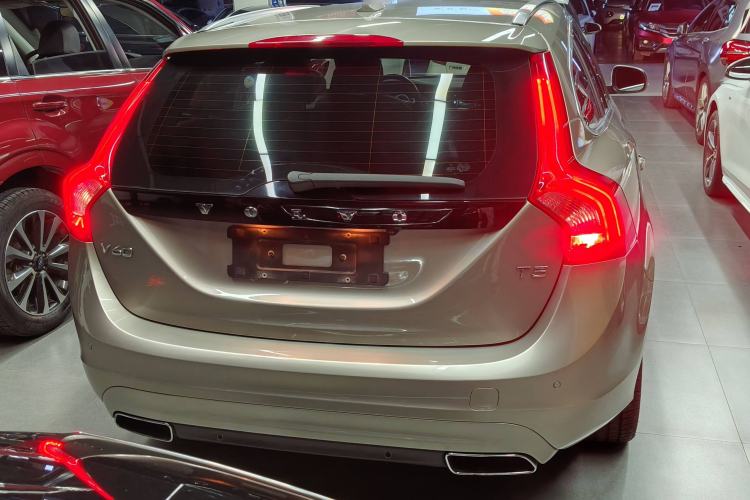 Used Volvo V60 2015 T5 Zhiya Edition
