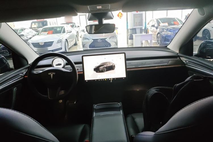 Used Tesla Model Y 2023 Long-Range All-Wheel-Drive Version