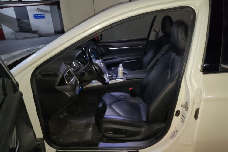 Used Toyota Camry 2019 Dual-Engine 2.5 HG Luxury Edition China VI Standard