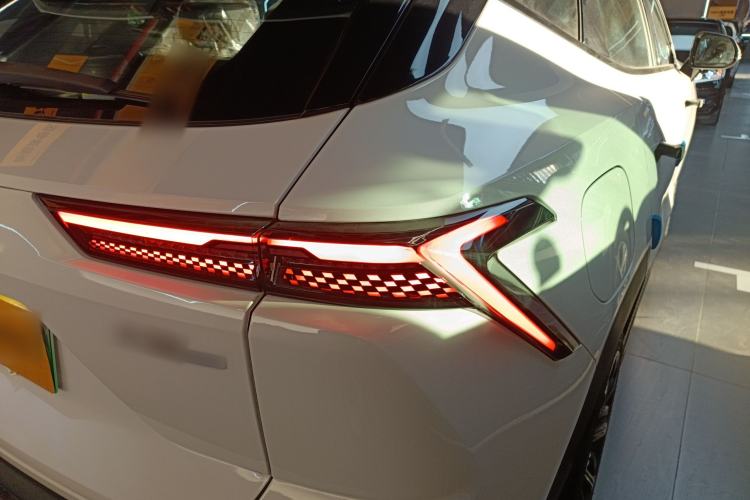 Used JETOUR Dashing i-DM 2023 1.5T DHT Lightning 02
