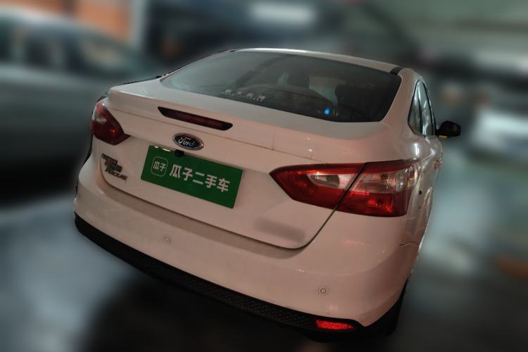 Used Ford Focus 2012 Sedan 1.6L Automatic Fashion Edition
