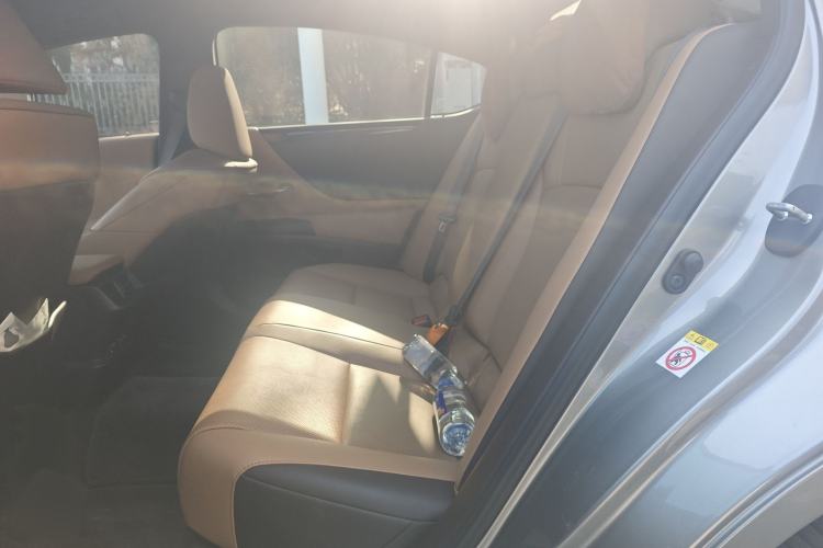 Used Lexus ES 2020 260 Excellence Edition Interior 4