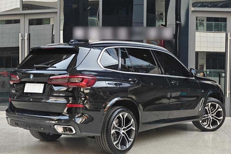 Used BMW X5 2022 Restyled xDrive 40Li Luxury Edition M Sport Package Exterior 4